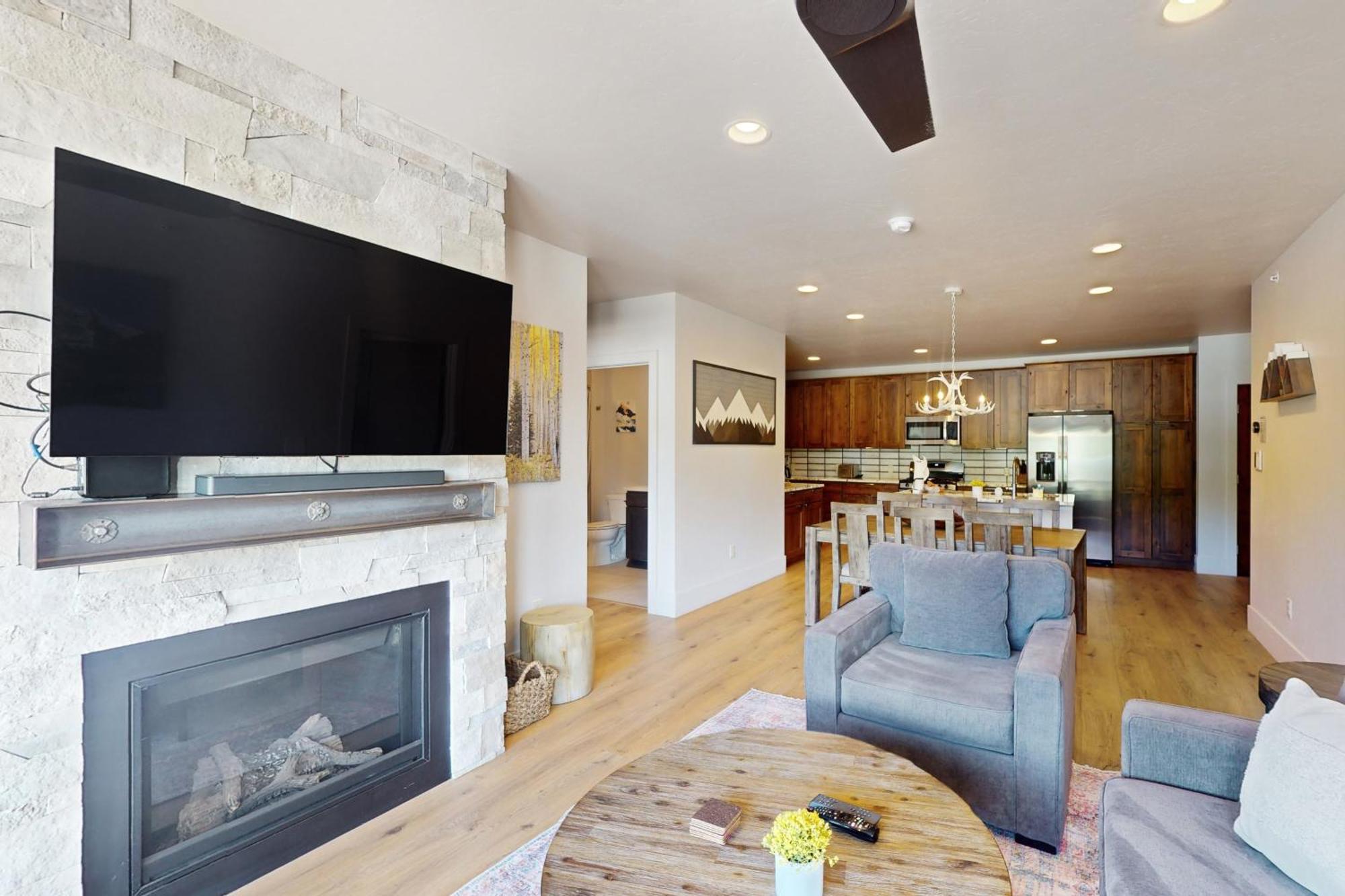 Blue River Flats Condos Silverthorne Room photo